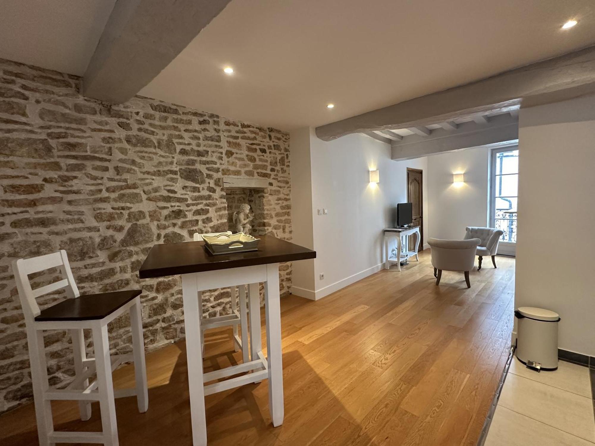 Batisse Paradis- 3 Appartements Calmes Et Elegants Au Centre Historique De Beaune Beaune  Room photo